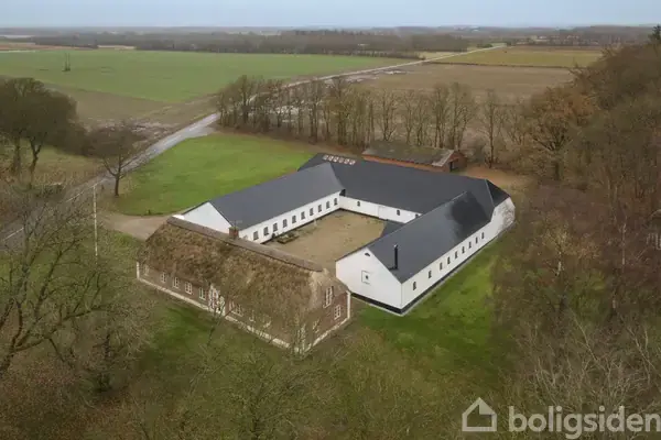 Landejendom på Krøjgårdvej 4, 7400 Herning