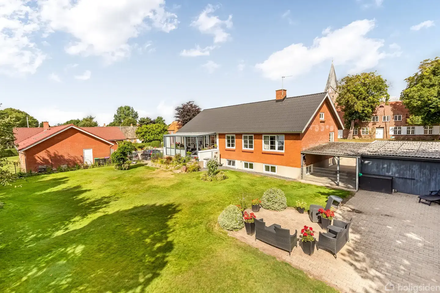 Velholdt og rummelig villa i hjertet af Møgeltønder