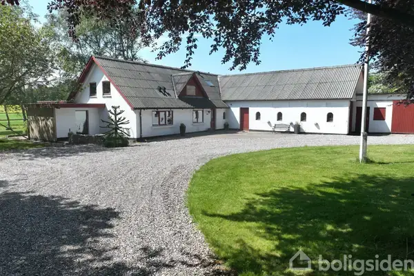 Landejendom på Blåkildevej 35, 9352 Dybvad