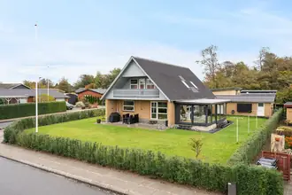 Villa på Elmevej 2, Hornum, 9600 Aars
