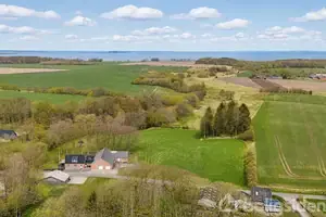 Landejendom på Lindeborgvej 15, 7560 Hjerm
