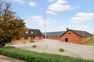 Landejendom på Ejstrupvej 27, Asferg, 8990 Fårup