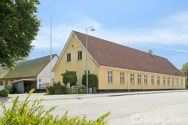 Landejendom på Hovedgaden 43A, 4350 Ugerløse