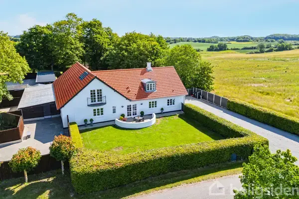 Landejendom på Sletholmsvej 7, 8340 Malling