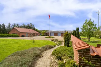 Landejendom på Glibstrupvej 70, Kvong, 6800 Varde