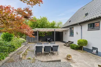 Villa på Nylandsvej 5, 8732 Hovedgård
