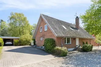 Villa på Damvej 4, Haldum, 8382 Hinnerup
