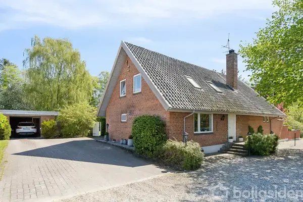 Villa på Damvej 4, 8382 Hinnerup