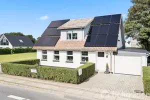 Villa på Løkkenvej 332, 9700 Brønderslev