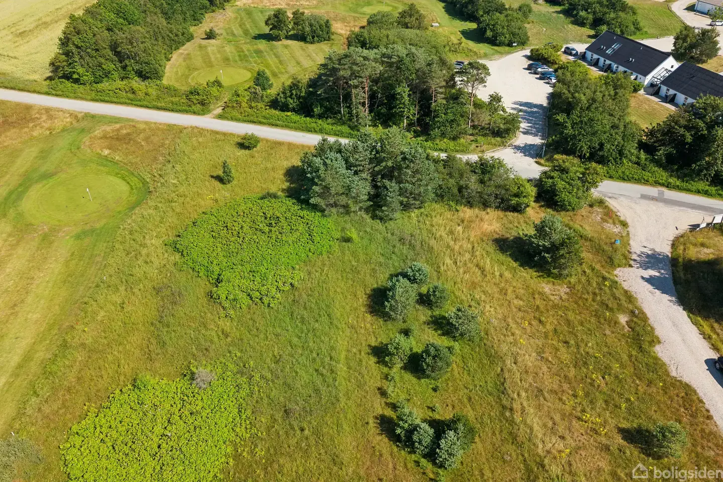STOR NATURGRUND VED HVIDE KLIT GOLFBANE - Visning 3