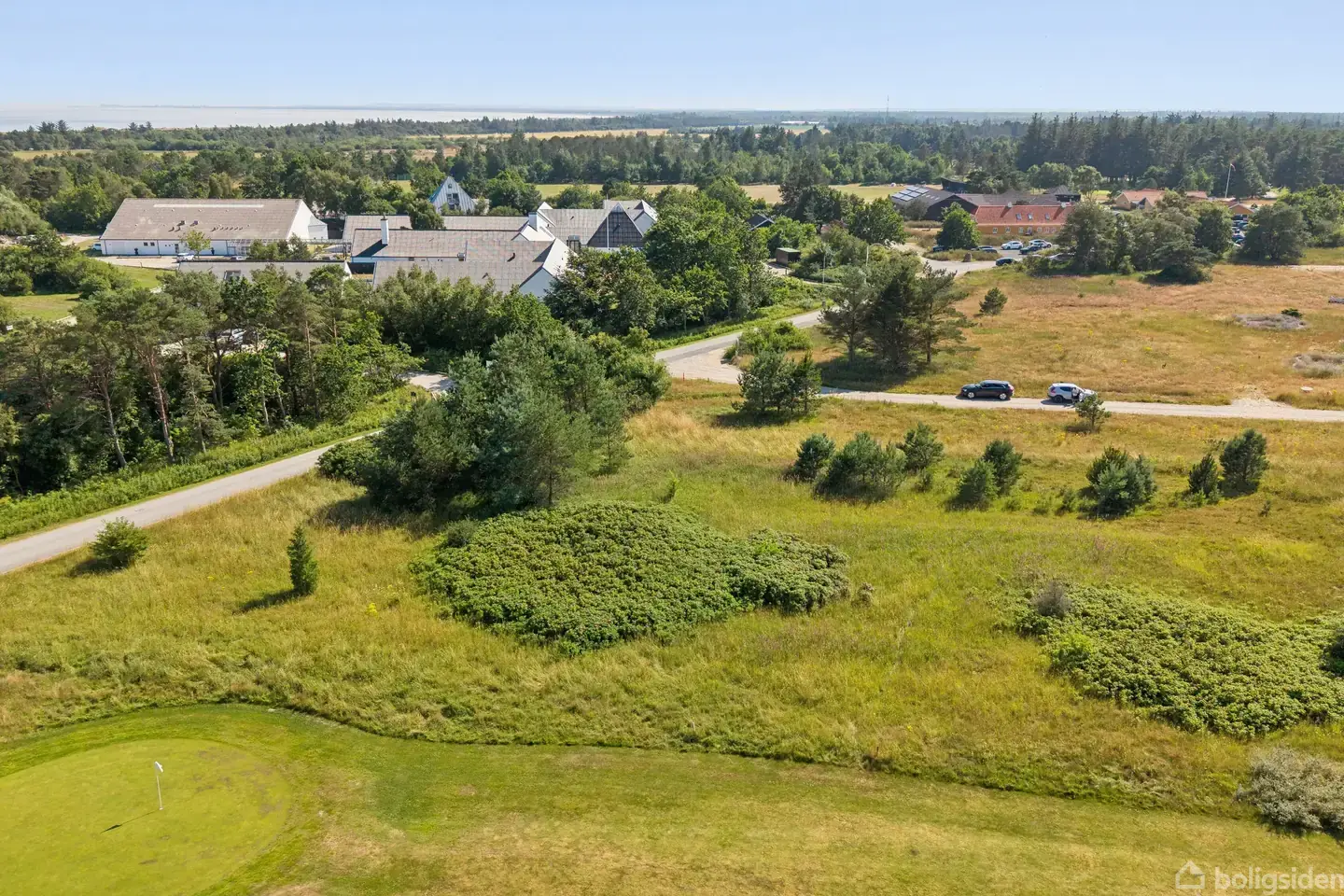 STOR NATURGRUND VED HVIDE KLIT GOLFBANE - Visning 2