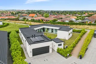 Villa på Gryti 8, Smørumnedre, 2765 Smørum