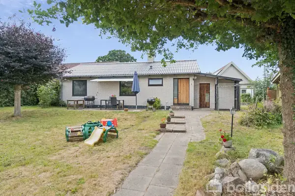 Villa på Huginsvænget 1, 4060 Kirke Såby