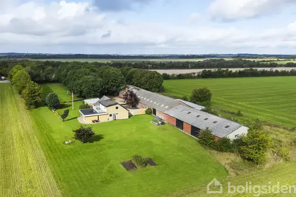 Landejendom på Lyngvejen 6, 6900 Skjern