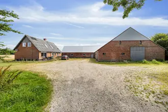 Landejendom på Præstegårdsvej 56, Sjørring, 7700 Thisted
