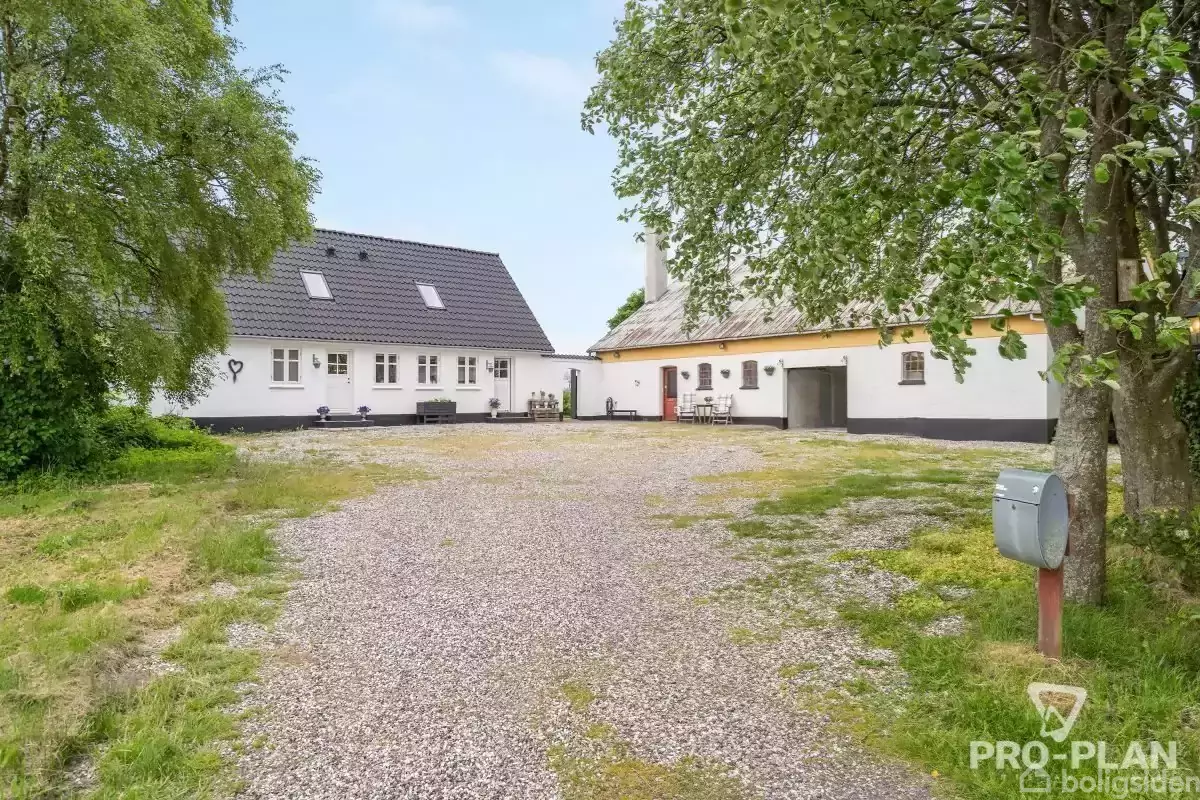 Landejendom på Voergårdsvej 30, 9330 Dronninglund