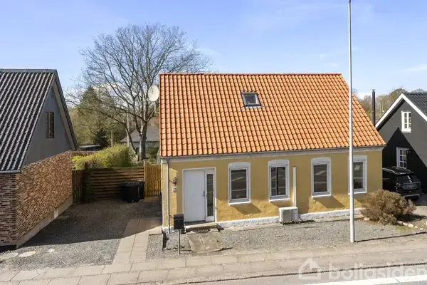 Villa på Landevejen 23, 8350 Hundslund