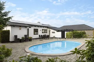 Villa på Porsvej 6, 2670 Greve