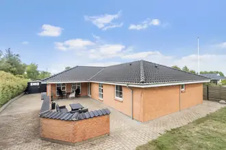 Villa på Sæbyvej 76, 9900 Frederikshavn