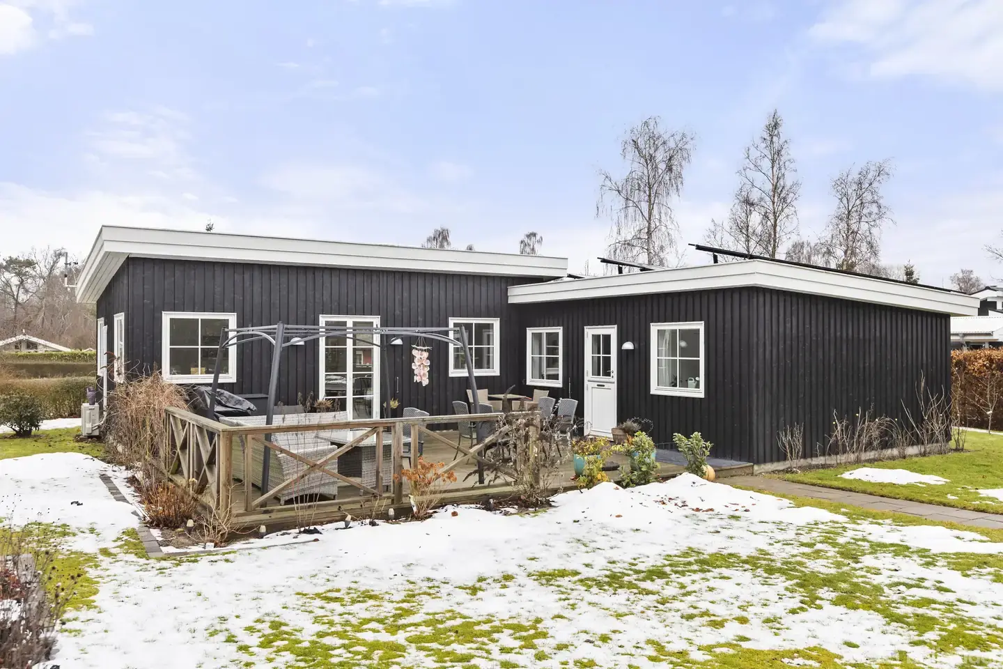 Et indflytningsklart sommerhus tæt på strand og hverdagens pauseknap