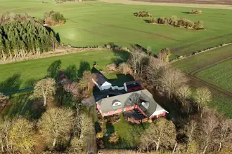 Landejendom på Holtbjergvej 21, Præstbro, 9330 Dronninglund