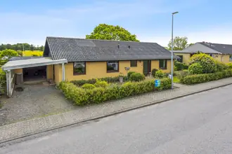 Villa på Sensommervej 17, Karby, 7960 Karby