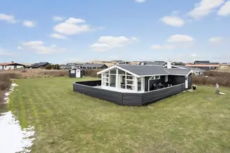 Fritidshus på Hybenvej 33, Lyngby, 9480 Løkken