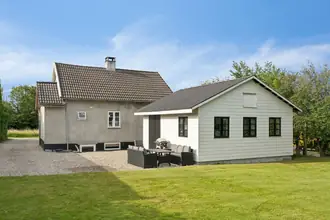 Villa på Risegårdsvej 3, Lov, 4700 Næstved