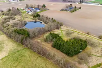 Landejendom på Syv Holmevej 4A, 4130 Viby Sjælland