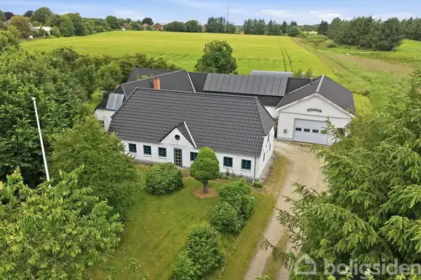 Landejendom på Møllegade 13, 6670 Holsted