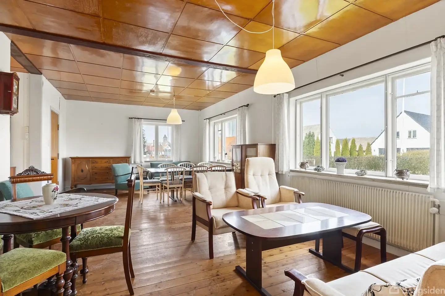 Villa med god planløsning midt i Klemensker by - Visning 2