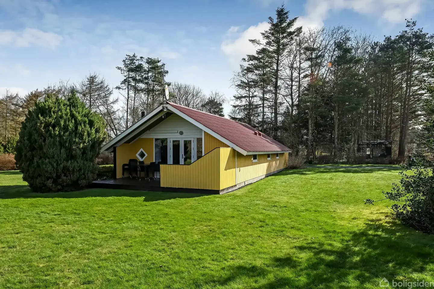 Hyggeligt velholdt kalmarhus for enden af lukket vej i Jegum Ferieland