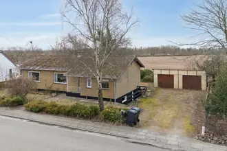 Villa på Hovedgaden 8, Skarrild, 6933 Kibæk