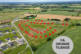 Helårsgrund på Emiliedalen 39, 7120