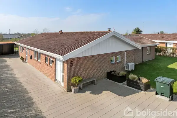 Villa på Egevænget 5, 6051 Almind