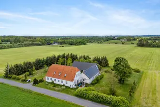 Landejendom på Vestermarksvej 25, 9320 Hjallerup