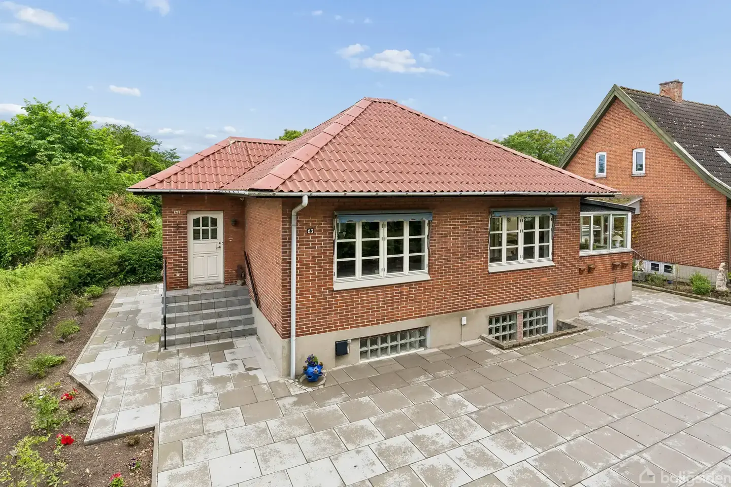 Flot og moderniseret bungalow tæt på alle nødvendigheder i Odense SØ
