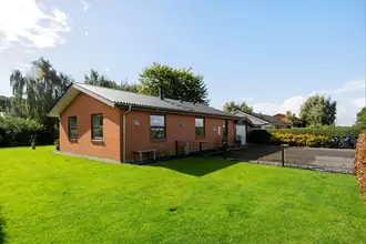 Villa på Ravnholtvej 16, Tiset, 8355 Solbjerg