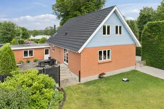 Villa på Engvej 5+6, 8643