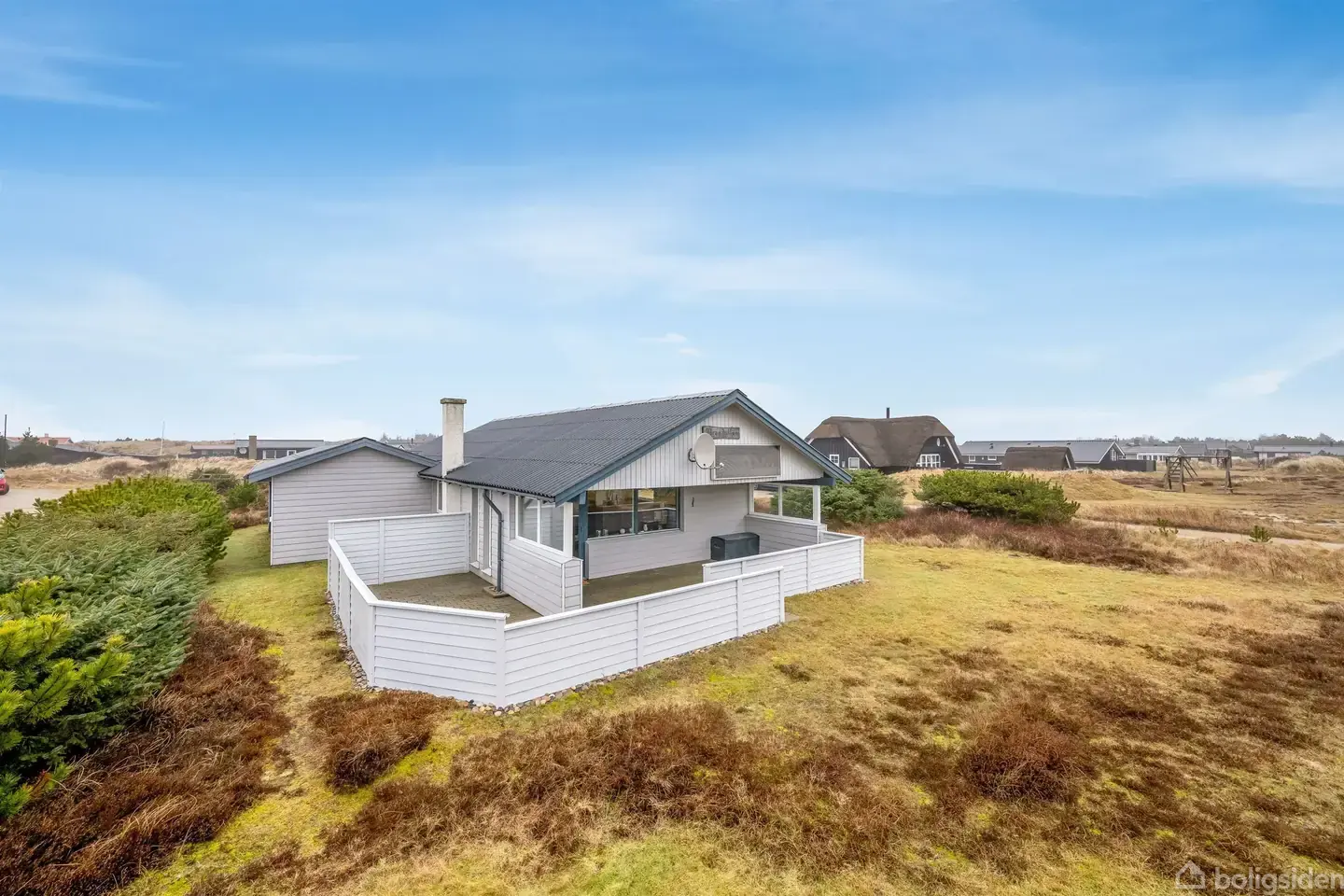 Sommerhus med plads til hele familien, beliggende i naturskønne Bjerregård