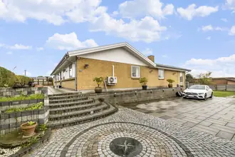 Villa på Holmegårdsparken 33, Store Lyngby, 3320 Skævinge