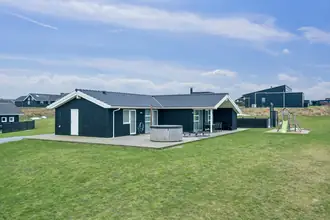 Fritidshus på Blåhvalvej 4, Lyngby, 9480 Løkken