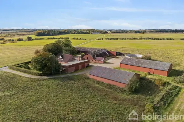 Landejendom på Marsvinslundvej 17, 8620 Kjellerup
