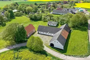 Landejendom på Holme Bygade 27, 8400 Ebeltoft