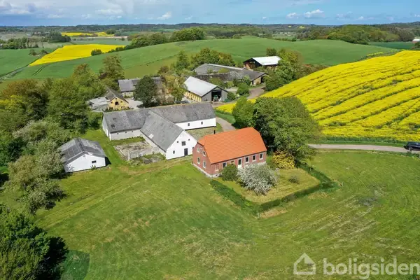 Landejendom på Holme Bygade 27, 8400 Ebeltoft