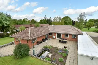 Villa på Smedevænget 37, Kollemorten, 7323 Give