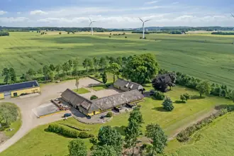 Landejendom på Krogdalsvej 6, 8660 Skanderborg