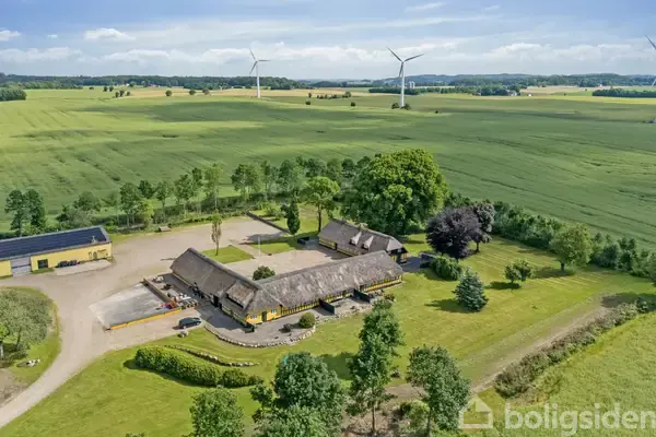 Landejendom på Krogdalsvej 6, 8660 Skanderborg