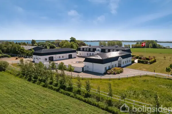 Landejendom på Østre Hougvej 152, 5500 Middelfart