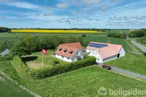 Landejendom på Krogsdamvej 6, 9750 Østervrå